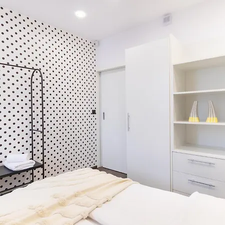 Sunflower By Rv Apartament *